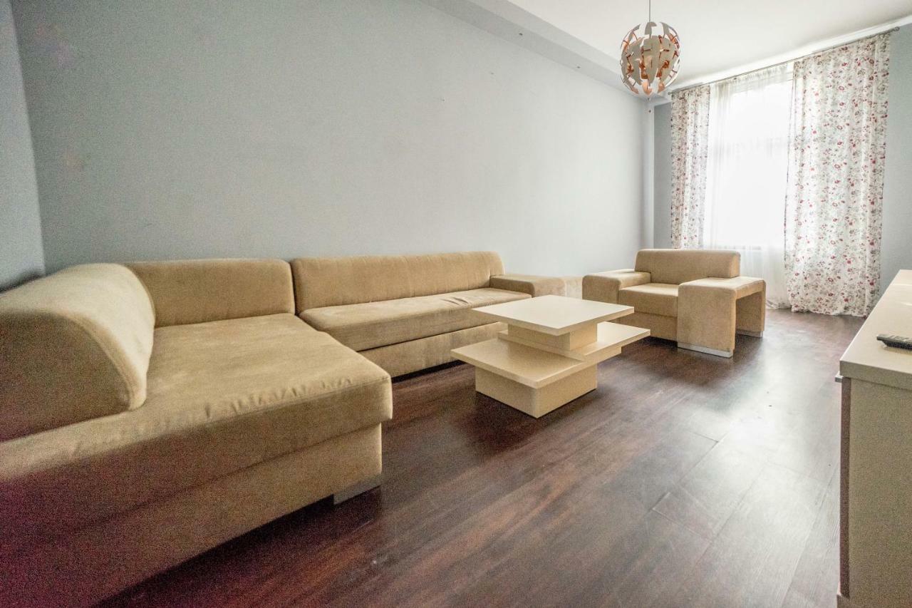 Apartament Samuel Lägenhet Krasków Exteriör bild
